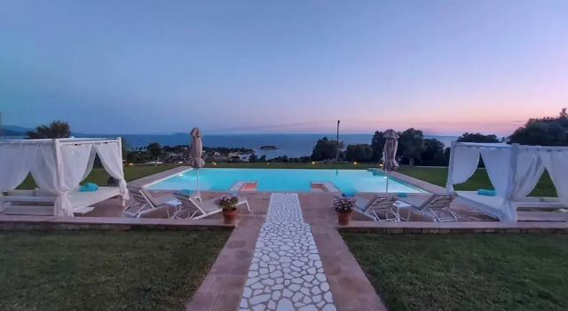 Sithonian Blue Royal Villa, Rezervovat Vila Hotely v Sithonia s parkováním, Parkování