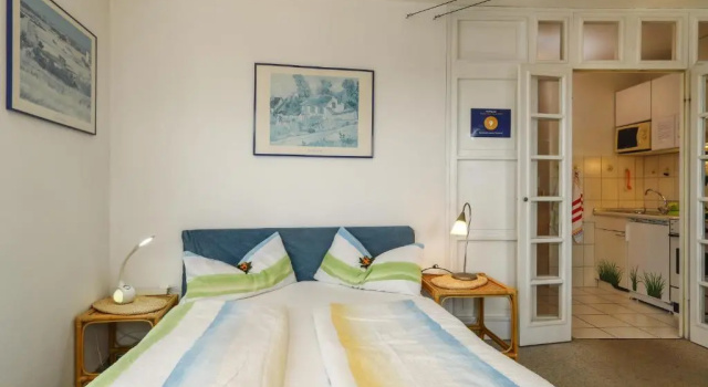Ferienwohnung Holiday 2, Забронировать Отель Отели Фридрихсхафен с парковкой, рядом с Trainstation Friedrichshafen, Парковка
