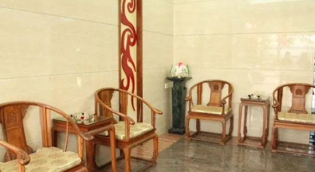 Zhongshan Longxiang Hotel, Boek Hotel Hotels in Guangdong met parkeren, Parkeren