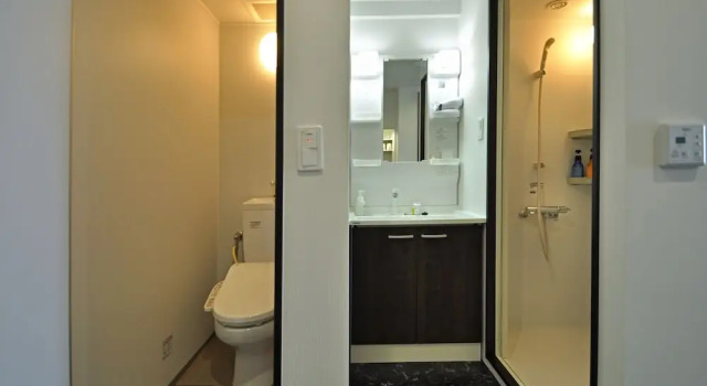 Двухместный номер Standard с балконом и рядом с пляжем Beach Front Tower Mihama by DSH