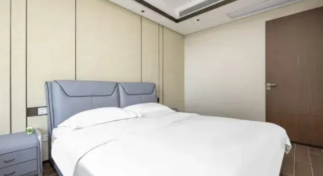 Люкс с 2 комнатами с балконом и с видом на море Sanya Yunya Haige Design Art Hotel (Nanshan Temple Yazhou Bay Beach Branch)