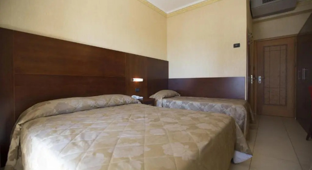 Четырёхместный номер Standard Hotel Metropole