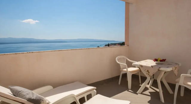 Студия Superior Rose Garden Apartments