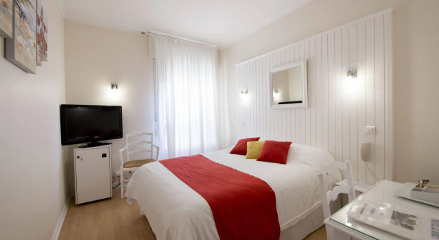 Hotel Biney, Rezervasyon Otel Rodez Aveyron, Sainte-Catherine Sanat Galerisi yakınında