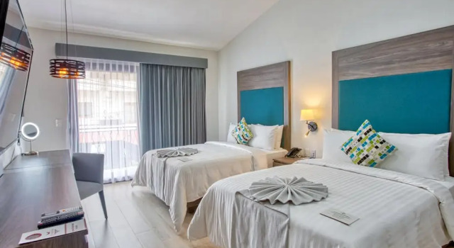 Четырёхместный номер Standard с балконом и с видом на город Casa Nicole Boutique Hotel