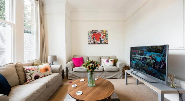 Апартаменты Garden flat near Ealing Broadway