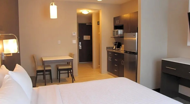 Номер Superior Holiday Inn Express & Suites Cold Lake by IHG