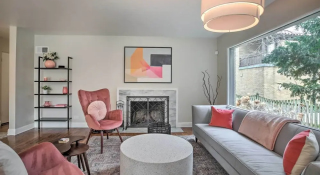 Коттедж Home w/ Office + Yard: 25 Mi to Downtown Chicago!