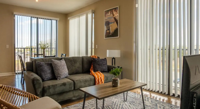 Northwest Tampa 1 BR and 2 BR Apt by Frontdesk