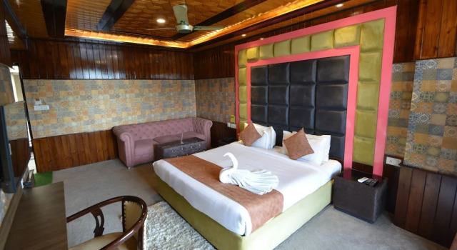 Номер Executive Hotel Golden Leaf Kashmir