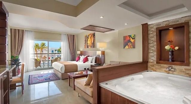 Люкс Premium Jacuzzi с видом на бассейн Отель Sultan Gardens