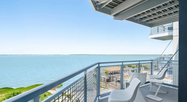 Номер Standard с балконом Aloft by Marriott Ocean City