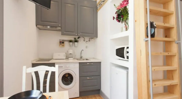 Апартаменты Spacious Two-Level 1 Bedroom 1 dboule bed Studio Apartment in Prime Lisbon Location