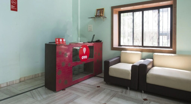 OYO 10244 Stay Inn, Забронировать Отель Отели Viman Nagar с парковкой, Парковка