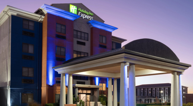 Holiday Inn Express & Suites Midwest by IHG
