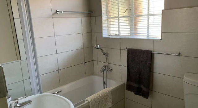 Коттедж с 2 комнатами Comfortable Furnished Apartment Wi-fi Free Parking