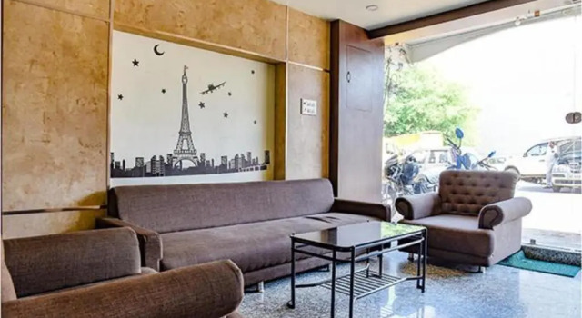 FabHotel Surbhi, Забронировать Отель Отели штата Махараштры 3 звезды, 3*