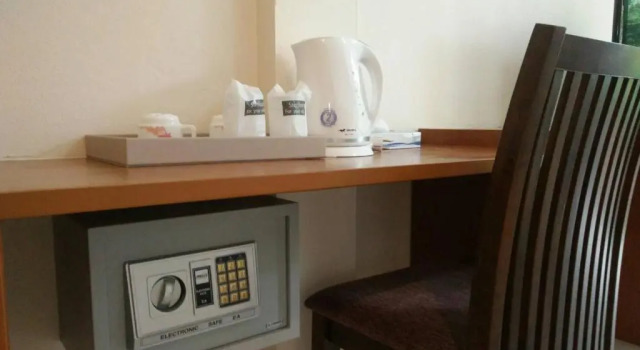 Трёхместный номер Standard с видом на сад OYO 665 Sj House Hotel