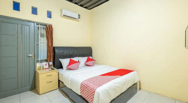 OYO 1120 Hotel Grand Liquid, Rezervovat Hotel Karawang West Java