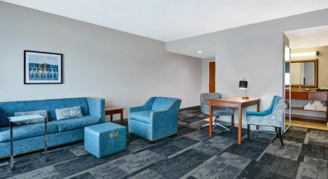 Двухместный люкс Hampton Inn & Suites Birmingham-Hoover-Galleria