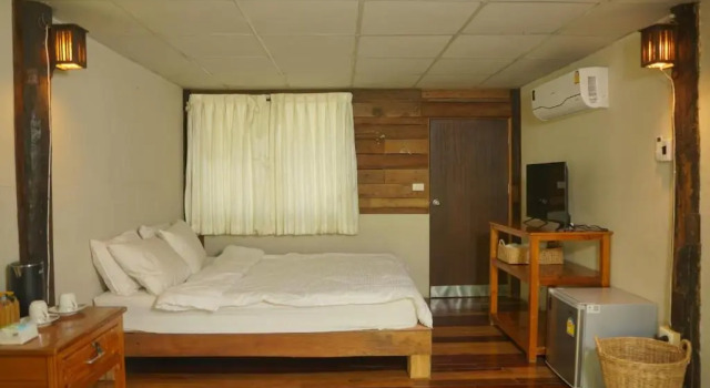 TongLuang Inthanon Homestay โต้งหลวงอินทนนท์โฮมสเตย์, Rezerwuj Hotel Hotele w Ban Luang z parkingiem, Parking