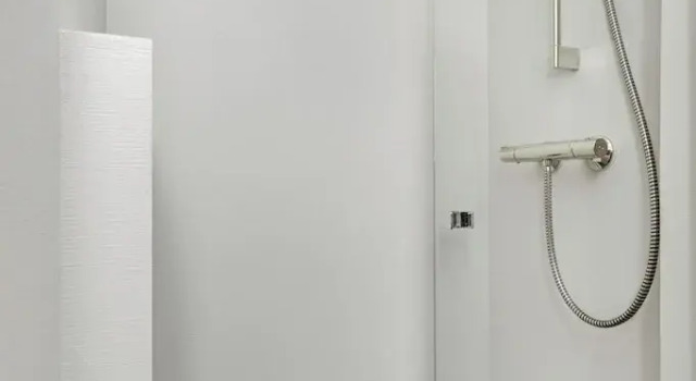 Полулюкс Central Guest House - Private Bathroom