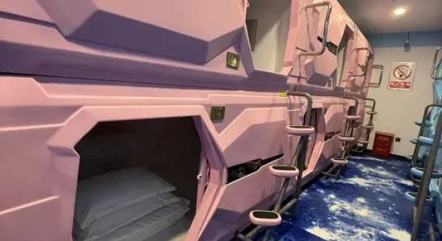 Standardowa kapsuła Sleep Space Capsule Mini Hotel