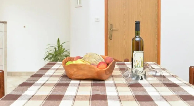 Cozy Apartment With Terrace and BBQ, Prenota Appartamento Valbandon Istria