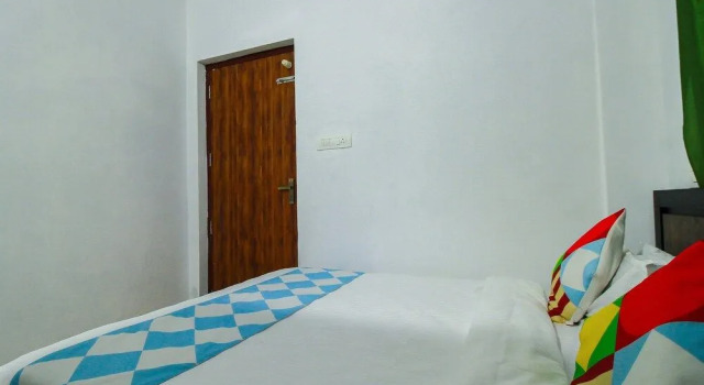 OYO 24632 Home Modest 2BHK Panamaram, Book Feriehus  