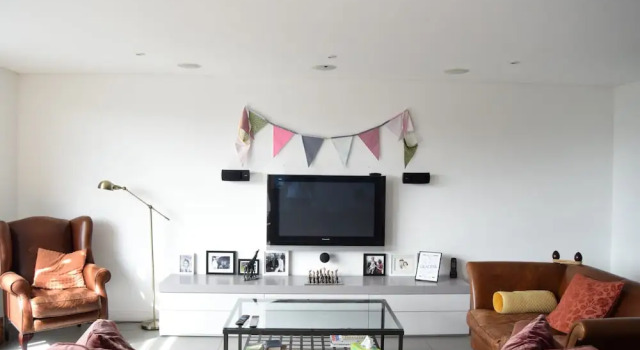 2 Bedroom Kennington Apartment With Balcony, Varaa Huoneisto Asunnot kohteessa Merseyside, Huoneisto