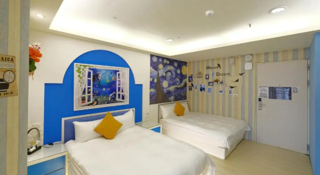 Четырёхместный номер Standard с видом на город 85 Asia Hotel