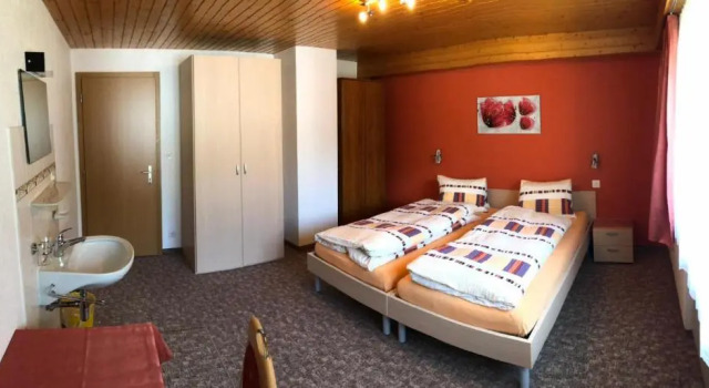 Ferienhaus Perle, Prenota Appartamento Hotel a Canton Vallese con parcheggio, Parcheggio