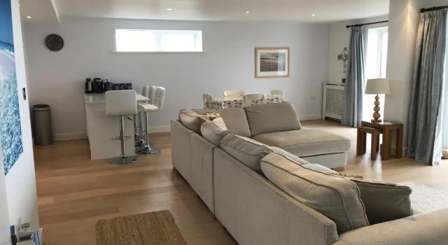 6 Ocean Gate apartment