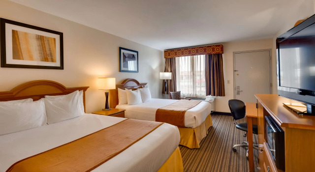 Четырёхместный номер Standard SureStay by Best Western Miles City