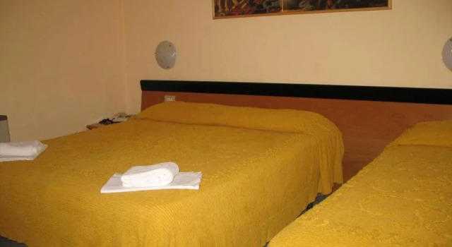 Albergo Paradiso, Забронировать Отель Монтекатини-Терме Тоскана, рядом с Montecatini Train Station