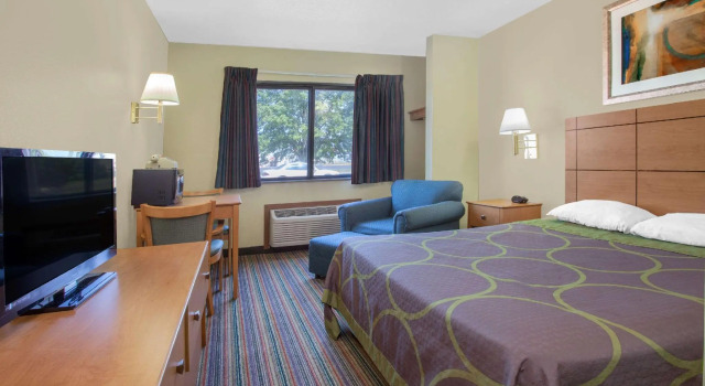 Двухместный номер Standard Super 8 by Wyndham Evansville East
