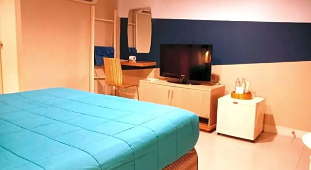 Двухместный номер Deluxe Limburi Hometel