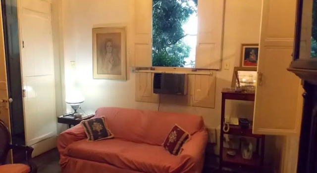 Guest House Ana Clark, Забронировать Гостевой дом Гостевые дома Рио-де-Жанейро, рядом с Концертная площадка Praça da Apoteose, Гостевой дом