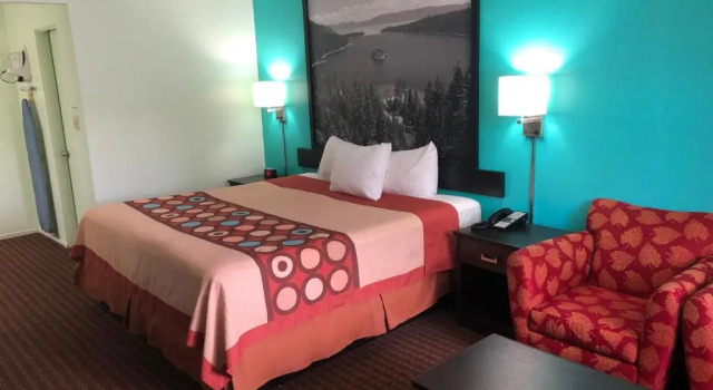 Номер Standard Super 8 by Wyndham Yreka