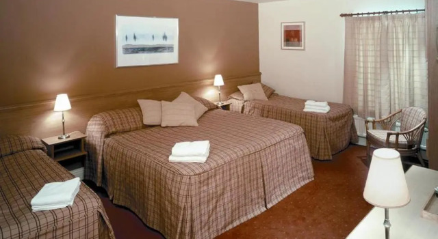 Семейный номер Standard Whoop Hall Hotel and Leisure