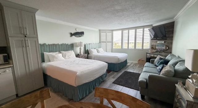 Renovated Beach Front Condo - Top of the Gulf 302, Забронировать Отель Панама-Сити Панхэндл Флорида, рядом с Загородный клуб "Сигнал Хилл"