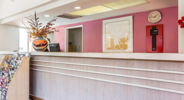 Rodeway Inn South Gate - Los Angeles South, Забронировать Отель Саут-Гейт Большой Лос-Анджелес