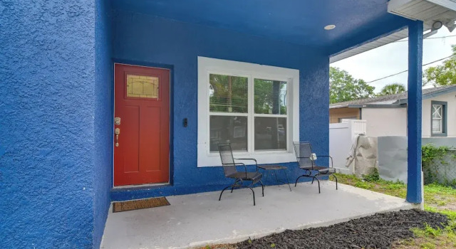 Коттедж Close to Attractions: Tampa Retreat w/ Yard!