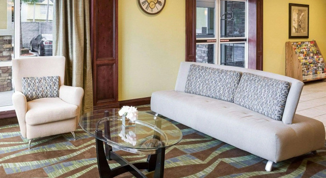 Comfort Suites Harvey - New Orleans West