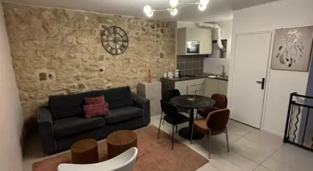 Студия Standard Temple Apartments Paris