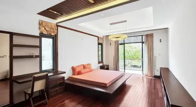 Люкс с балконом Lumiere Villa Nam Thông Phú Mỹ Hưng
