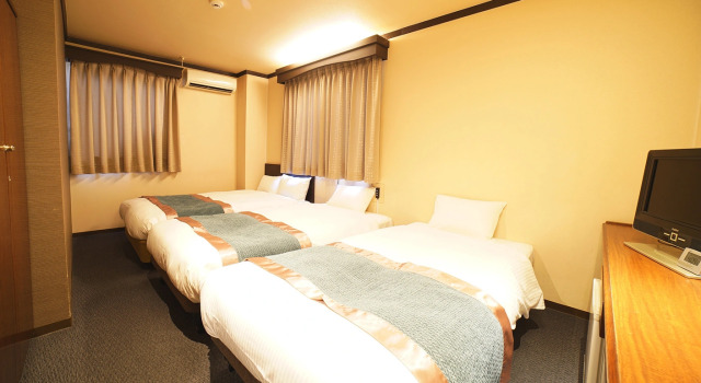 Трёхместный номер Standard Hotel AreaOne Takamatsu