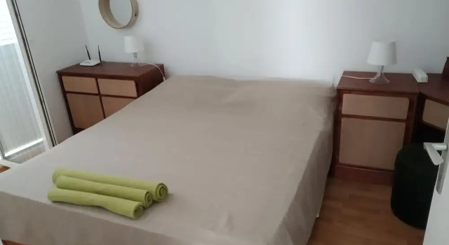 Apartment for 4 Guests Near the Beach in Biograd, Lovely Garden Modern Furnished, Забронировать Апартаменты/квартира Отели Биоград-на-Мору с парковкой, рядом с Частный Пляж «Кемп Сенди», Парковка
