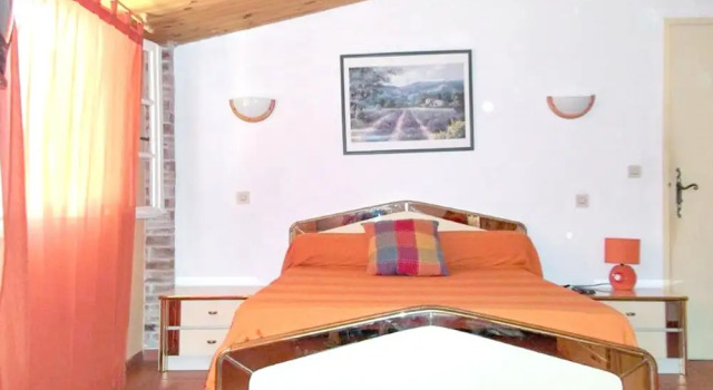 House With 6 Bedrooms in Vaison-la-romaine, With Wonderful Mountain Vi