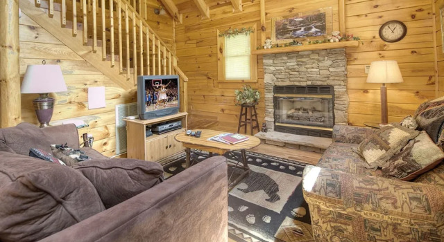 Cupids Hideaway by Heritage Cabin Rentals